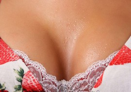 Прыщи на грудине у женщин: причины