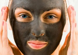 Эффективная черная маска для лица против черных точек